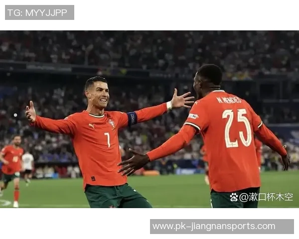 从贫民窟到绿茵传奇：C罗奋斗之路与成长背后的故事